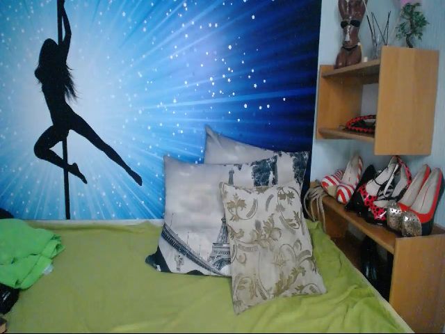 Live sex webcam photo for GlamourDOLL__ #255044341