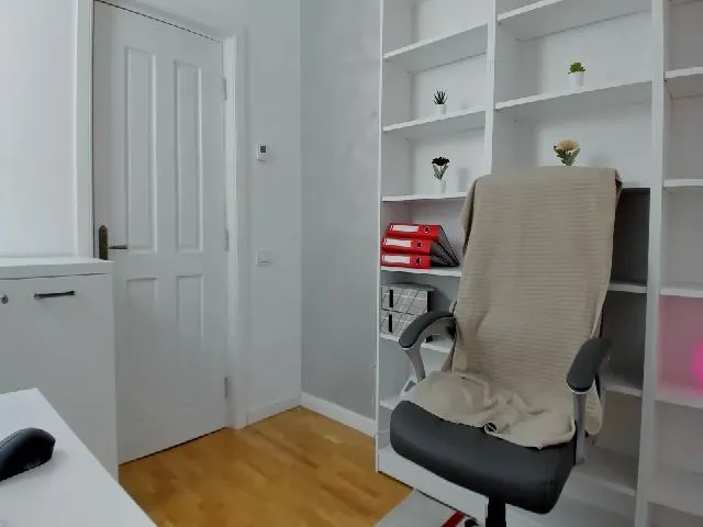 Live sex webcam photo for VanessaCroft #264147440