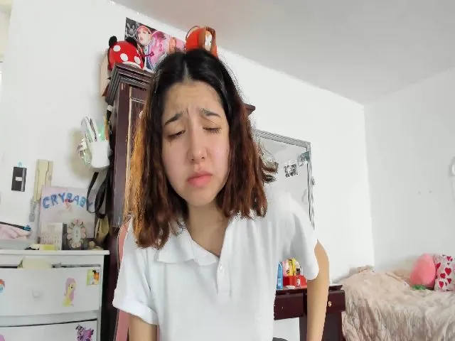 Live sex webcam photo for Cherrycute666 #263839754