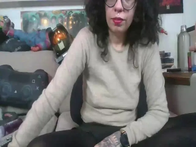 Live sex webcam photo for GirlGamer #262011376