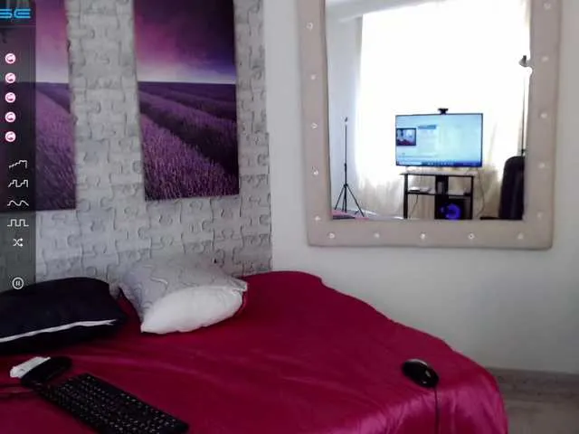 Live sex webcam photo for ZoeFerreira #241401955