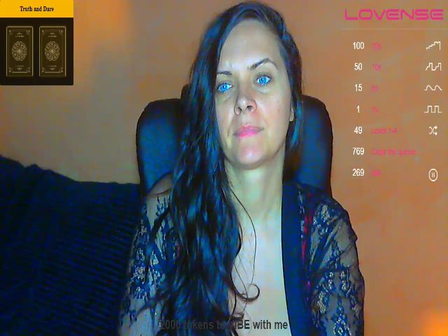 Live sex webcam photo for SexQueen1111 #257474222