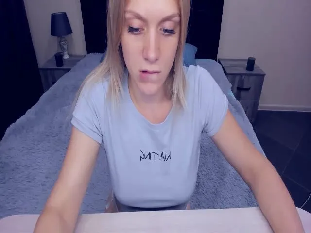 Live sex webcam photo for MeganKind #257468877