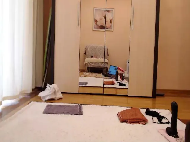 Live sex webcam photo for MsLily #287848397