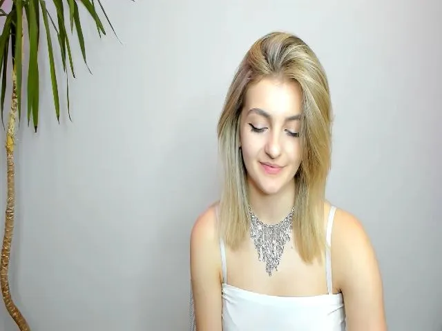 Live sex webcam photo for HelelGretta #256451064