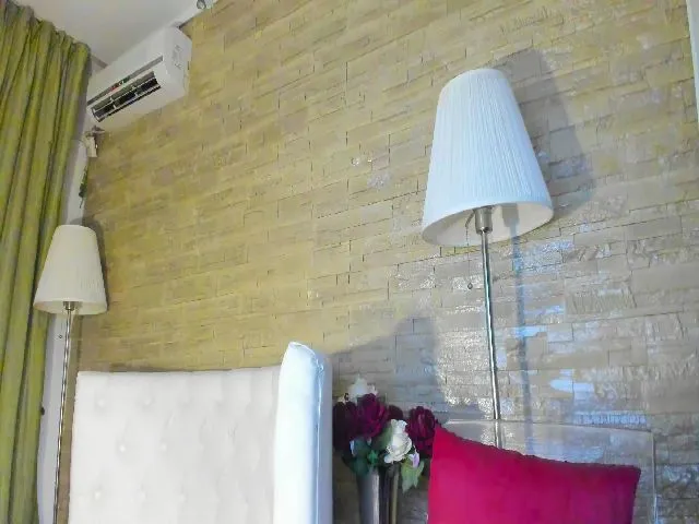 Live sex webcam photo for Evellynn_X #252288674