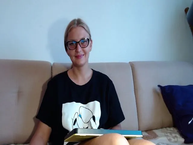 Live sex webcam photo for UrBlack_Kitty #252380058