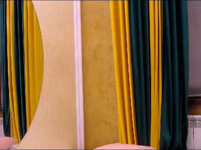 Live sex webcam photo for SoffyyHot #262357696