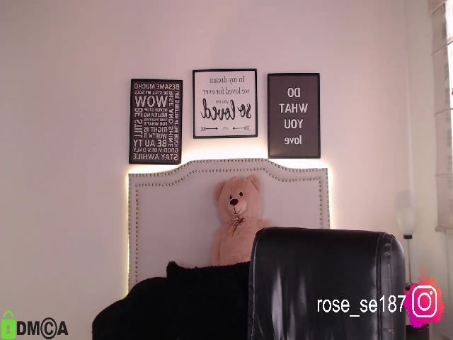 Live sex webcam photo for Rose_se #254888194