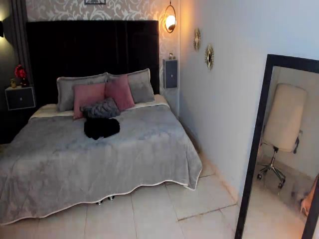 Live sex webcam photo for MarieBass #259953372