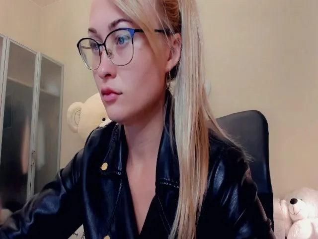 Live sex webcam photo for Mistress_Eva_ #264286074
