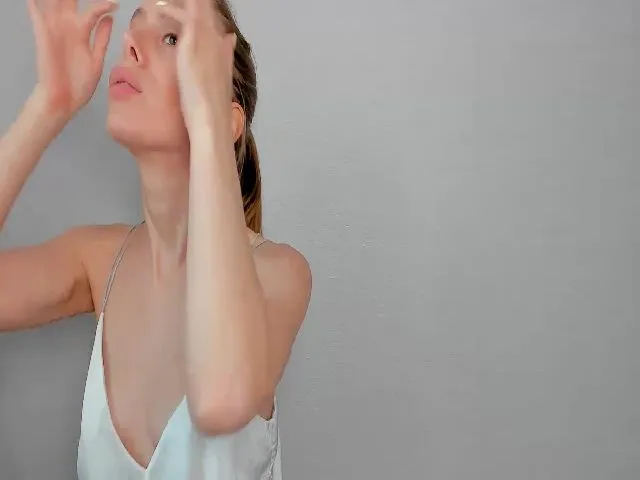 Live sex webcam photo for WowAlina_ #252826037