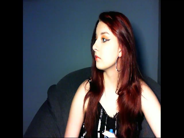 Live sex webcam photo for VirginLuna18 #253423052