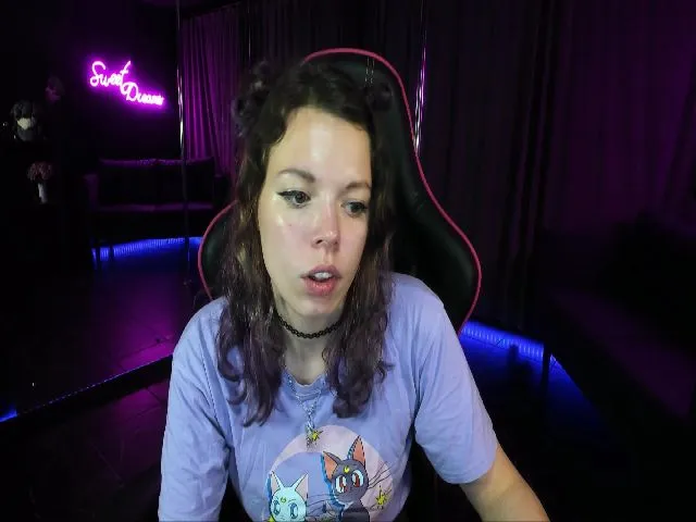 Live sex webcam photo for ClancyOsborne #254279836