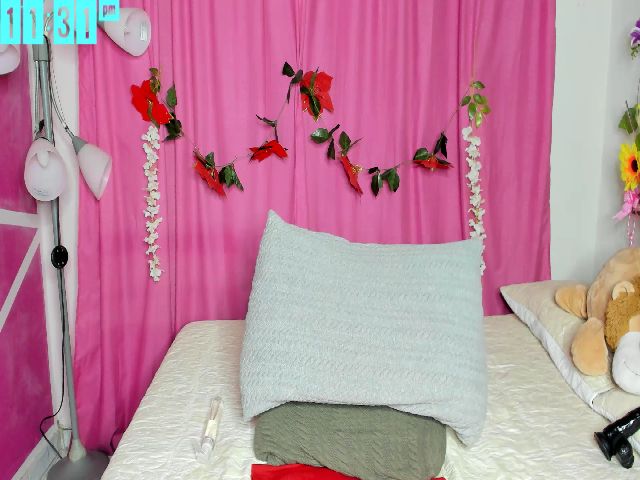 Live sex webcam photo for Shantal_Milf #255828321