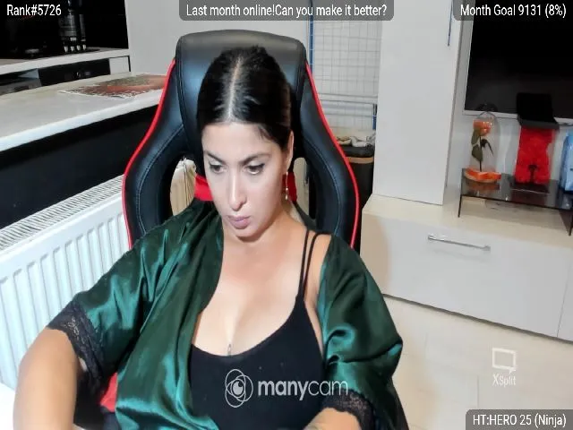 Live sex webcam photo for Littlegirl25 #255768274