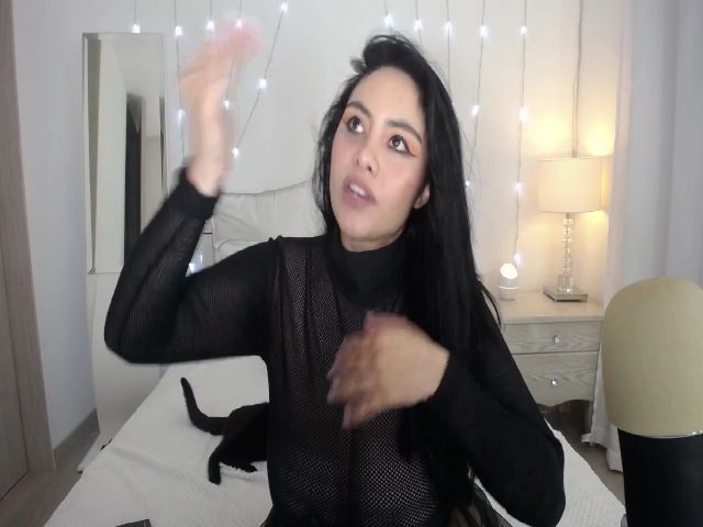 Live sex webcam photo for Marianviolet #258472535