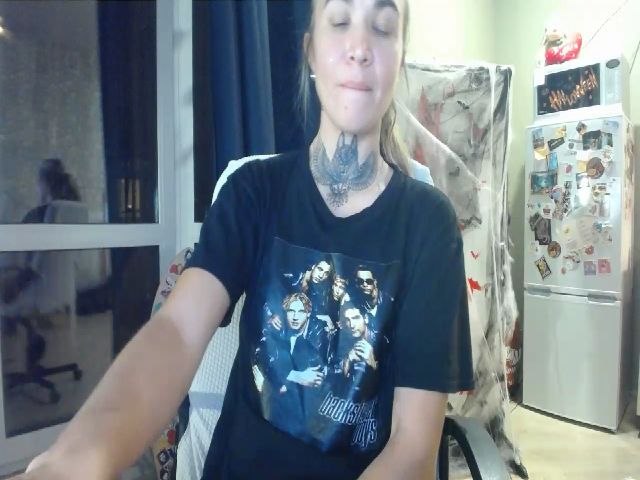 Live sex webcam photo for Angie_Wild #262287384