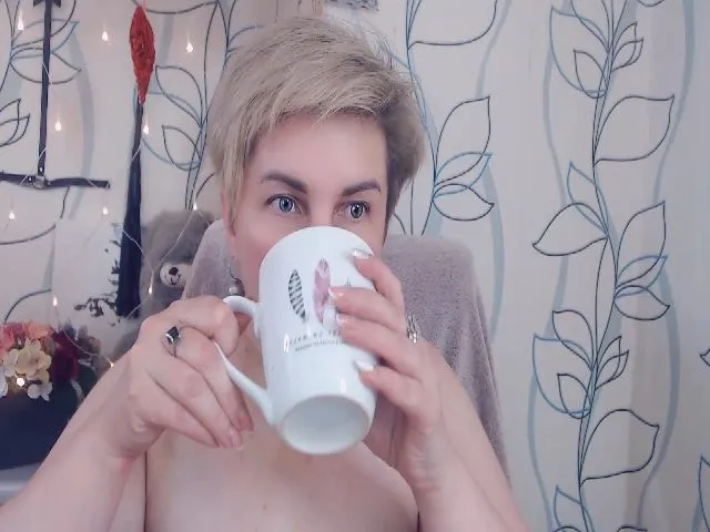 Live sex webcam photo for DepravedMadam #253011707