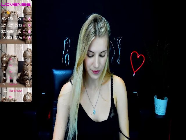 Live sex webcam photo for LiliManchest #263801862