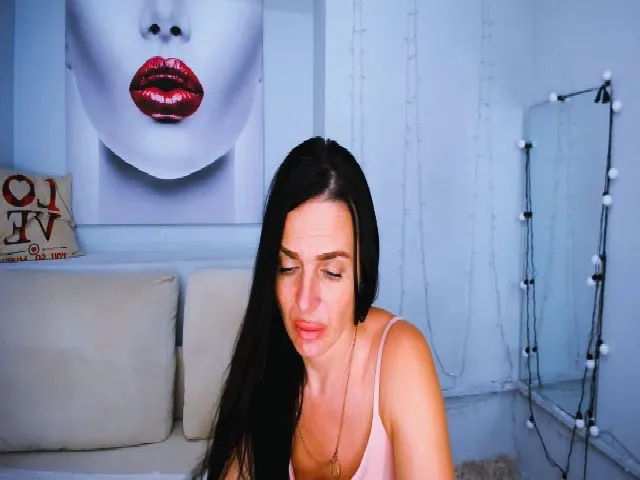 Live sex webcam photo for Laura_Smith #255595373
