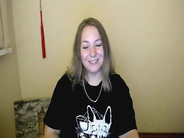 Live sex webcam photo for StellaJ_ #253550566
