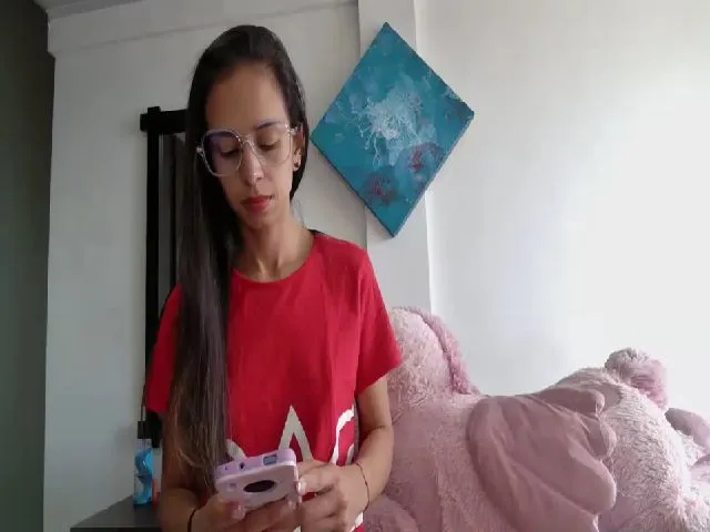 Live sex webcam photo for Aliicia #253526212