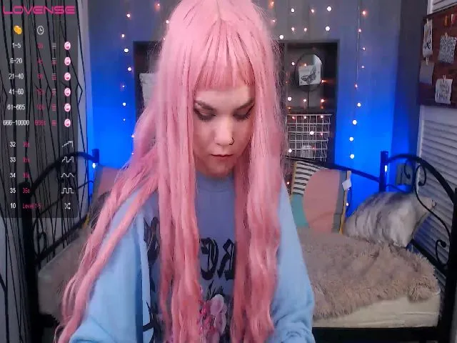 Live sex webcam photo for KerryBlair #254106355