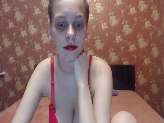 Live sex webcam photo for Anastasia8u #253577536