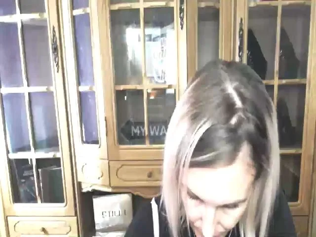 Live sex webcam photo for MiliEsiens #261997420