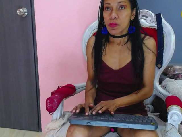 Live sex webcam photo for sasha-latina0 #241753456