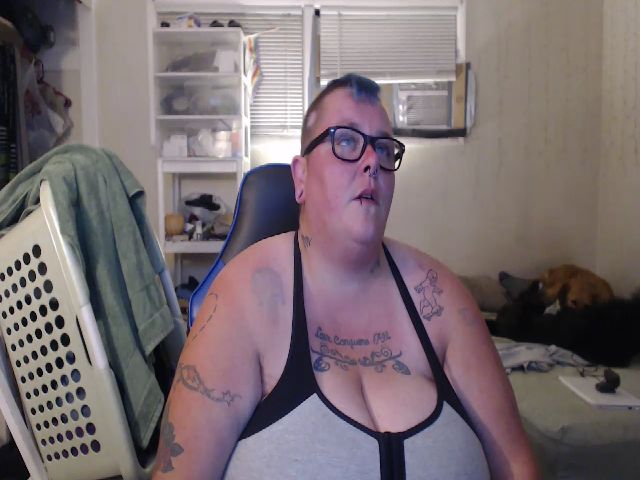 Live sex webcam photo for PunkChick420 #259131891