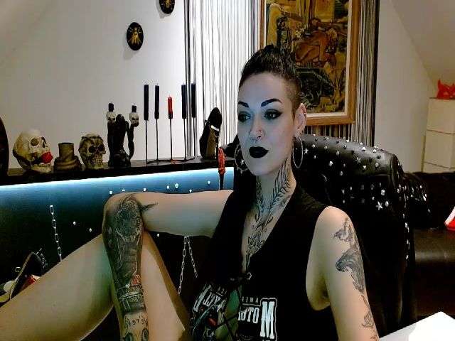 Live sex webcam photo for DaemonInk #255721825