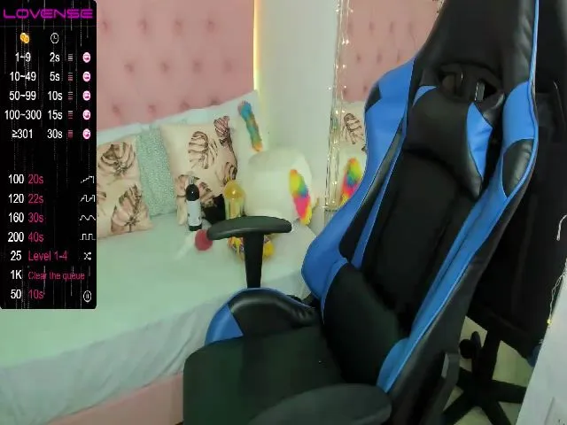 Live sex webcam photo for Alice_23_ #253650825