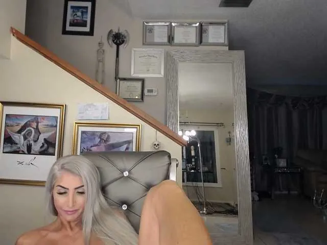 Live sex webcam photo for adrianna_fox #287953183