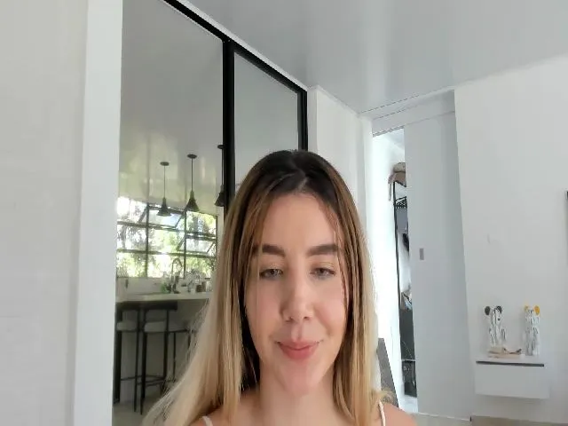 Live sex webcam photo for LauraVega #253104456