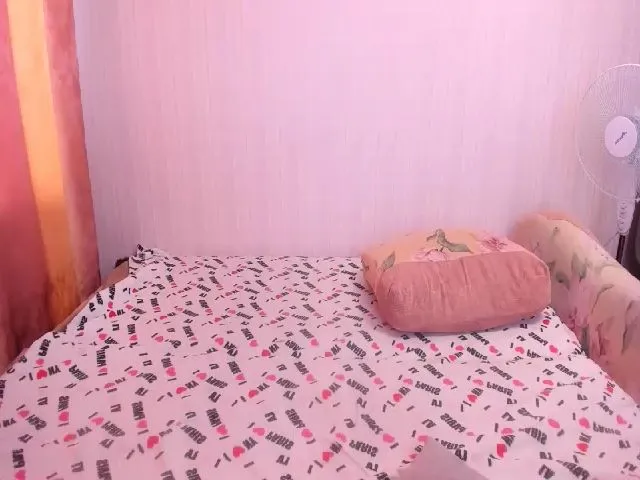 Live sex webcam photo for MilenaTrini #253358991