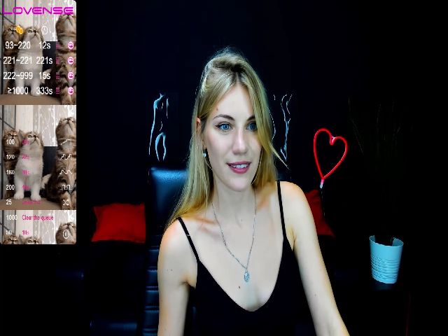 Live sex webcam photo for LiliManchest #262766748