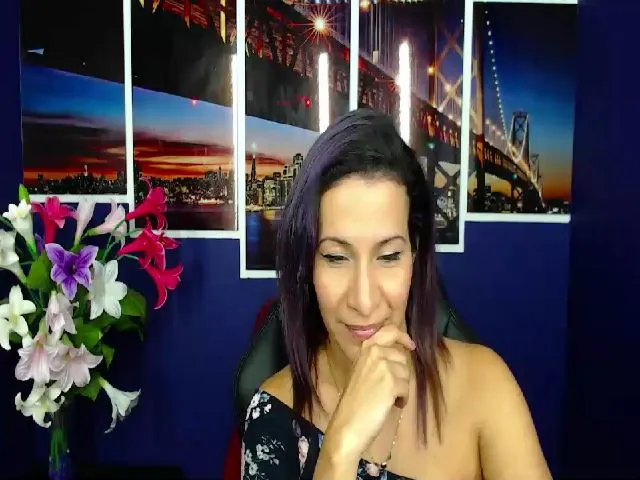 Live sex webcam photo for Infernalsexx #256477363