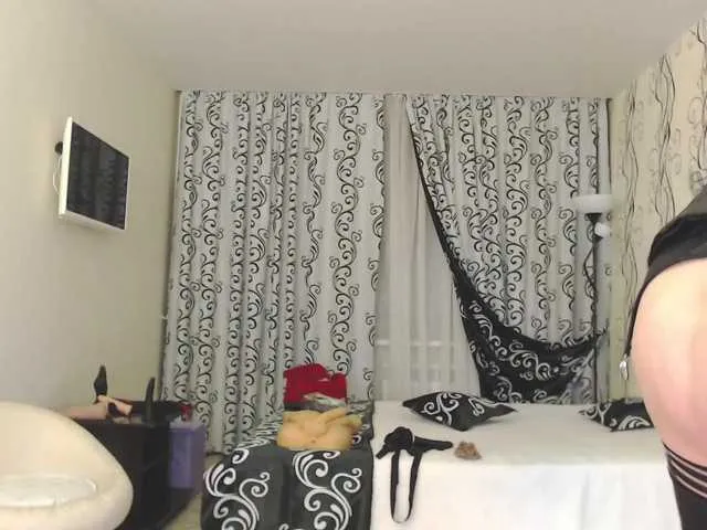 Live sex webcam photo for MyFemdom #241153878