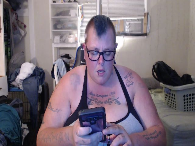 Live sex webcam photo for PunkChick420 #263515905