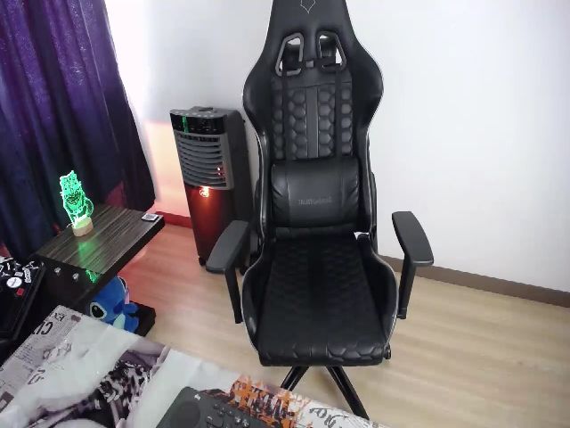 Live sex webcam photo for BiancaMiller #256020898