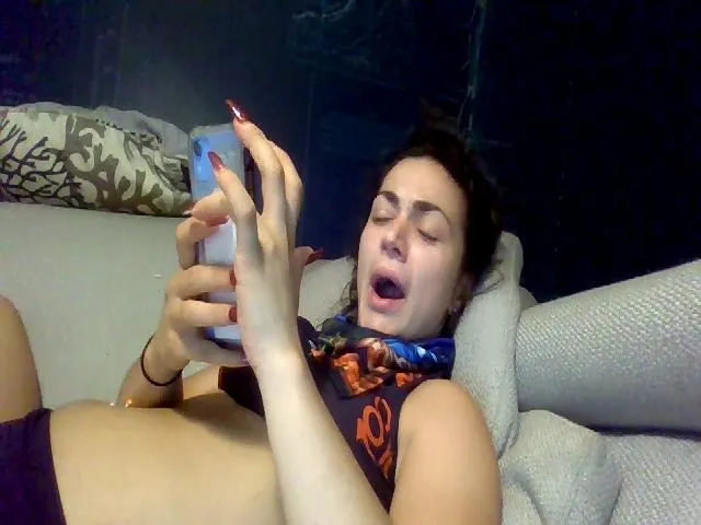 Live sex webcam photo for Diva_Roselena #261751509