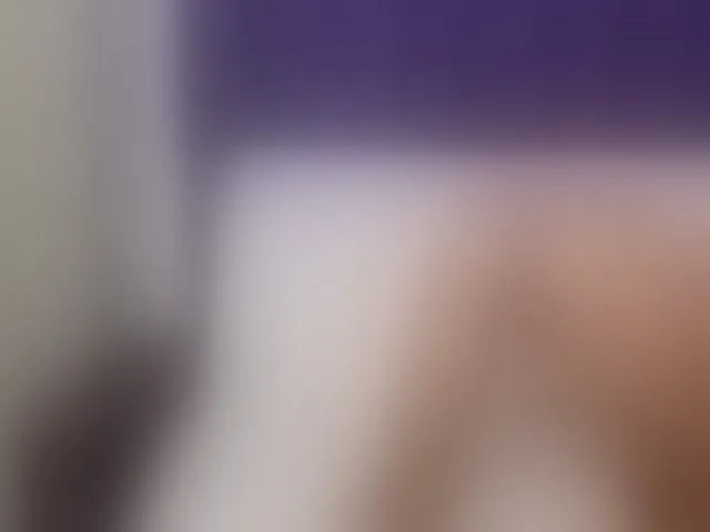 Live sex webcam photo for Ellyablondee #257081220