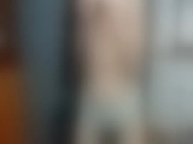 Live sex webcam photo for SnowSpacee #254086032