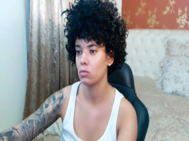 Live sex webcam photo for LaraAnne_ #253503305