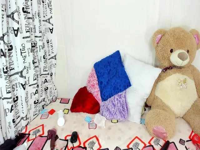 Live sex webcam photo for Megan_fox96 #259077732
