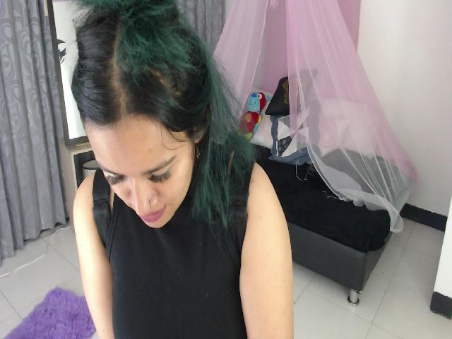 Live sex webcam photo for sweet__violet #261304371