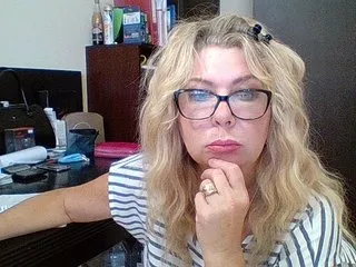 Live sex webcam photo for Luiziana111 #240639925