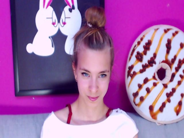 Live sex webcam photo for RossandaShy #254413723